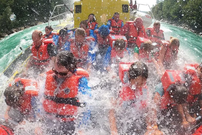 Offenes Jetboot auf dem Niagara River